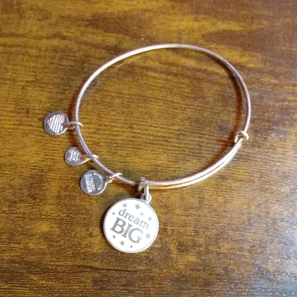 6/$20 Dream Big Gold Bangle Bracelet